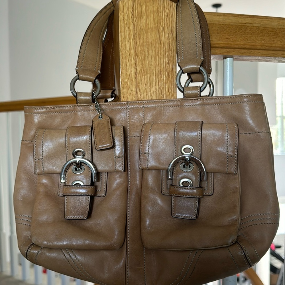Coach handbag- tan